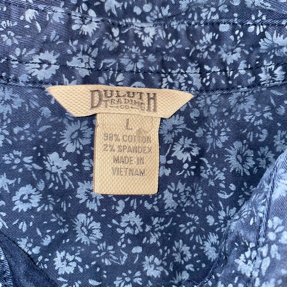 Duluth Trading Company Blue DENIM Floral Print Button Shirt Large EUC B18-16 - Picture 5 of 5